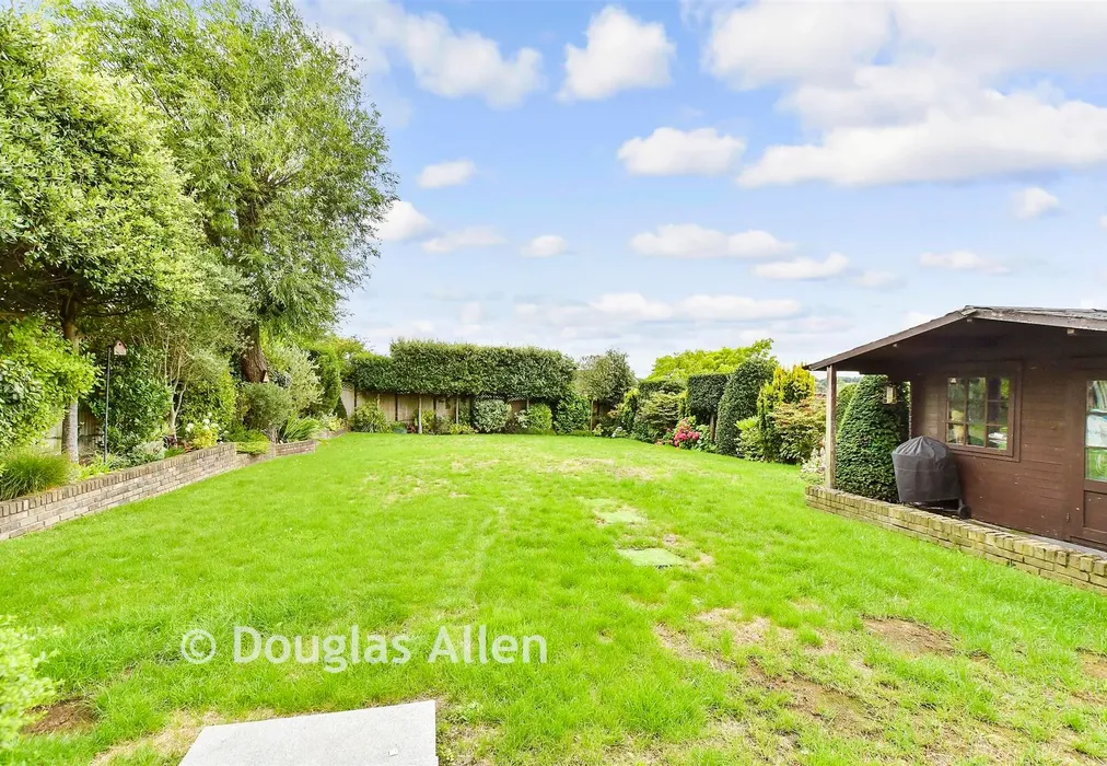 Rear Garden - Bower Hill, Epping, Essex - Wards of Kent