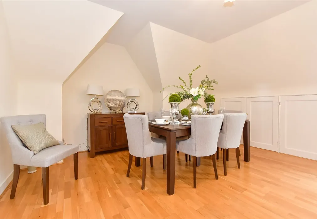 Lounge/Diner - Great Maytham Hall, Rolvenden, Cranbrook, Kent - Wards of Kent