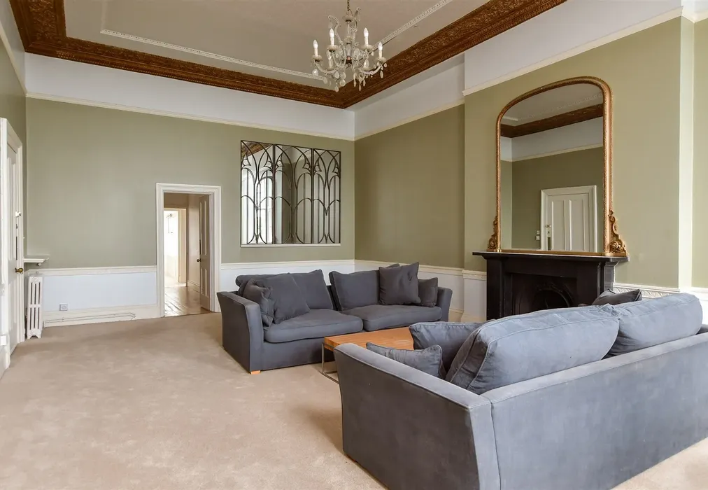 Lounge - Chichester Terrace, Brighton, East Sussex - Wards of Kent