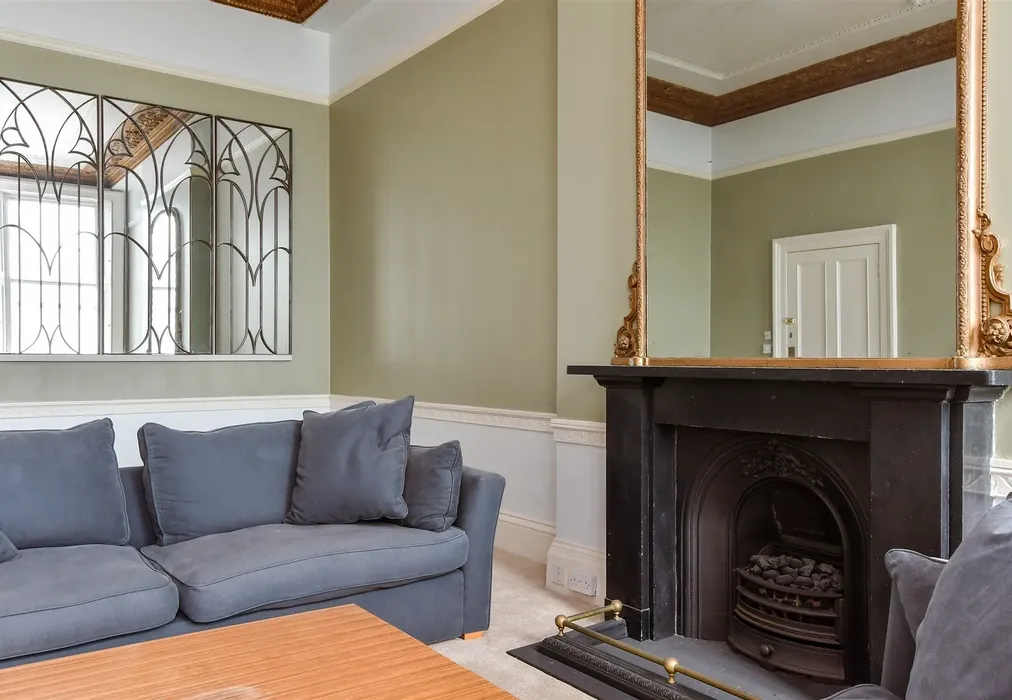 Internal Lifestyle Photograph - Chichester Terrace, Brighton, East Sussex - Wards of Kent