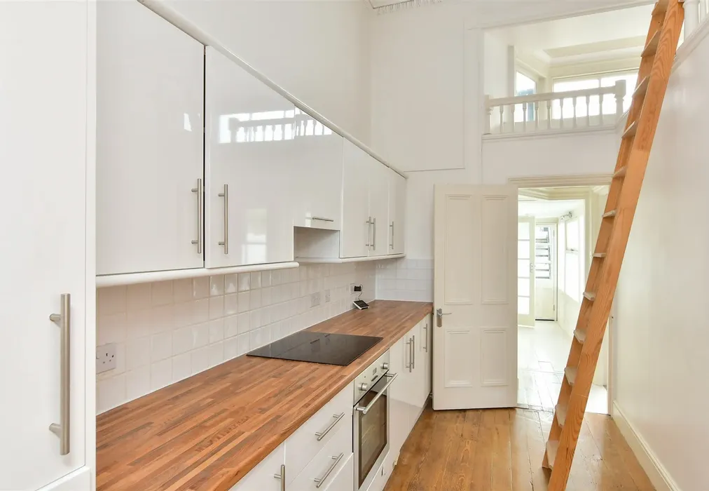 Kitchen - Chichester Terrace, Brighton, East Sussex - Wards of Kent