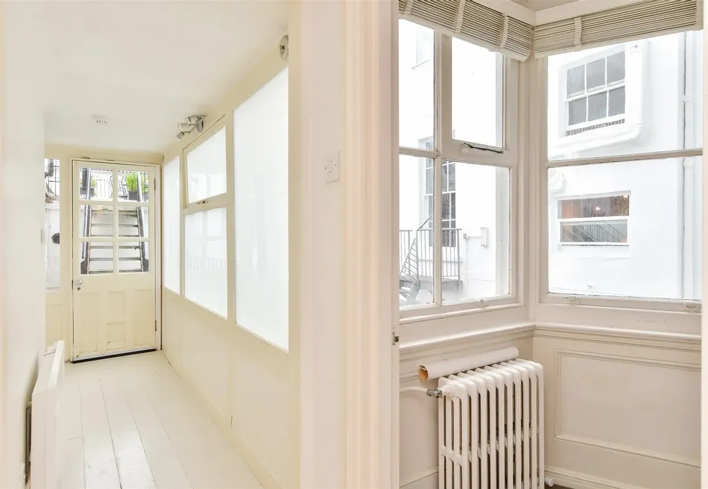 Internal Feature - Chichester Terrace, Brighton, East Sussex - Wards of Kent