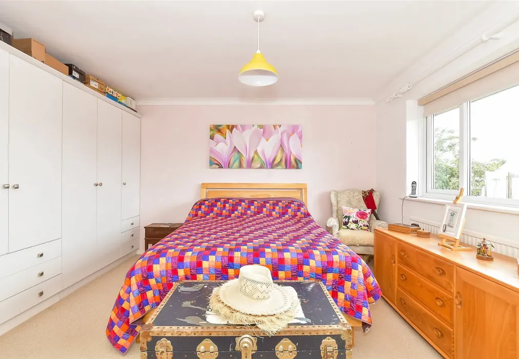 Bedroom 1 - Bowcombe Road, Newport, Isle of Wight - Wards of Kent