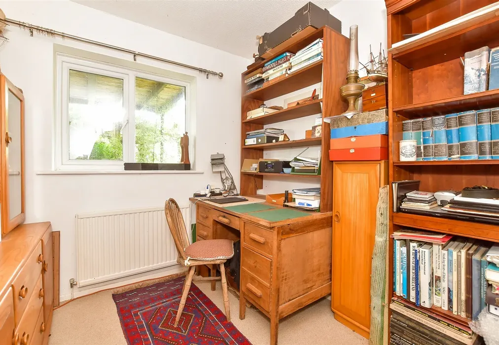 Bedroom 4 - Bowcombe Road, Newport, Isle of Wight - Wards of Kent