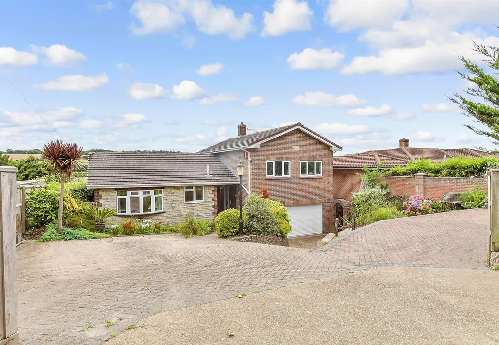 Driveway/Parking* - Bowcombe Road, Newport, Isle of Wight - Wards of Kent