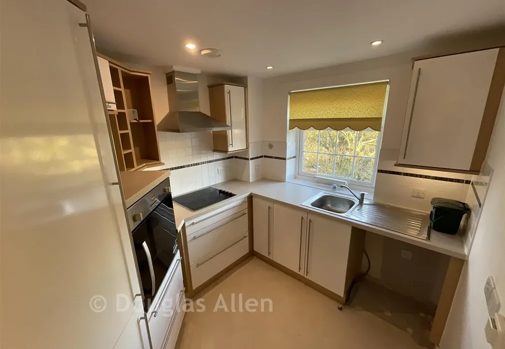 Kitchen - High Street, Ongar, Essex - Wards of Kent