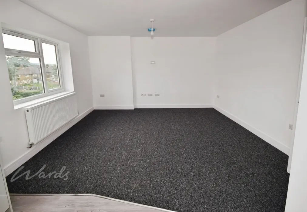 flat 5 lounge - Cuxton Road Rochester ME2 - Wards of Kent