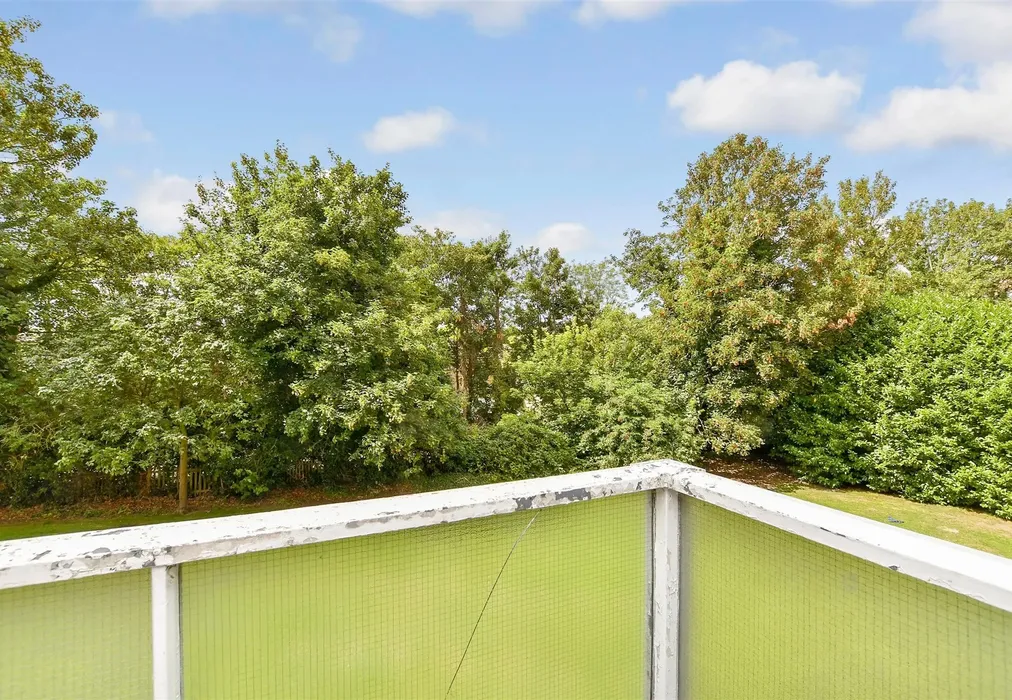 Balcony / Terrace - Basinghall Gardens, Sutton, Surrey - Wards of Kent