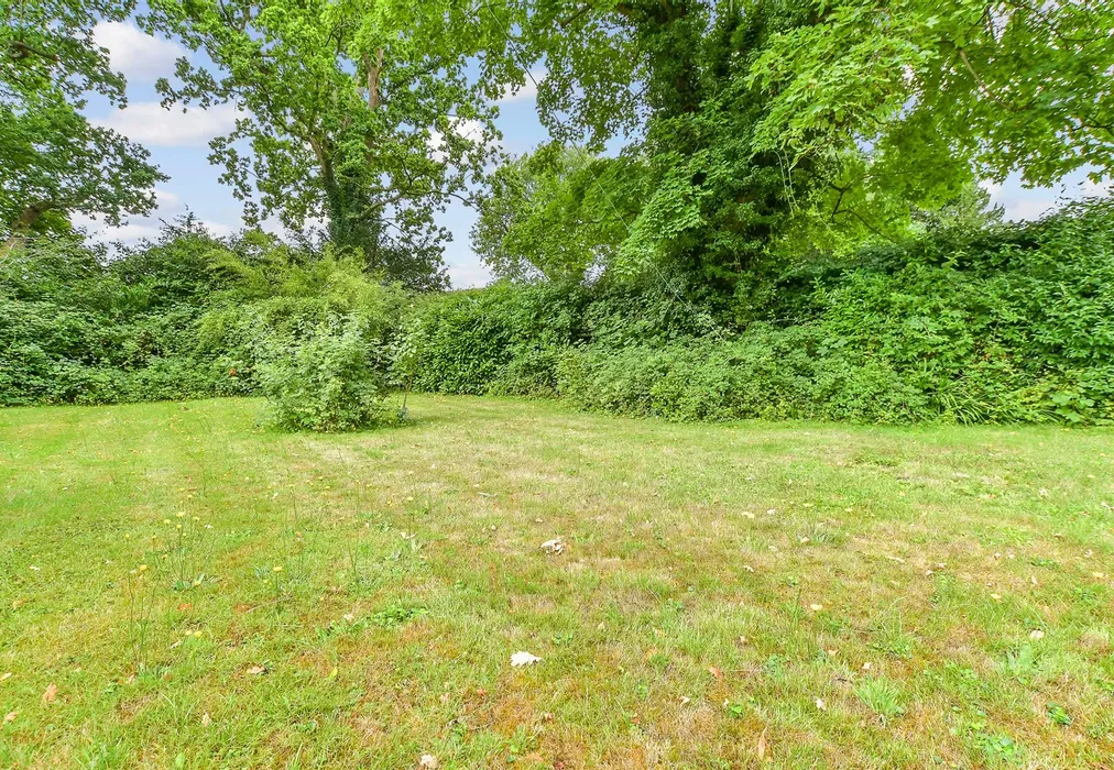 Rear Garden - Hadlow Park, Hadlow, Tonbridge, Kent - Wards of Kent