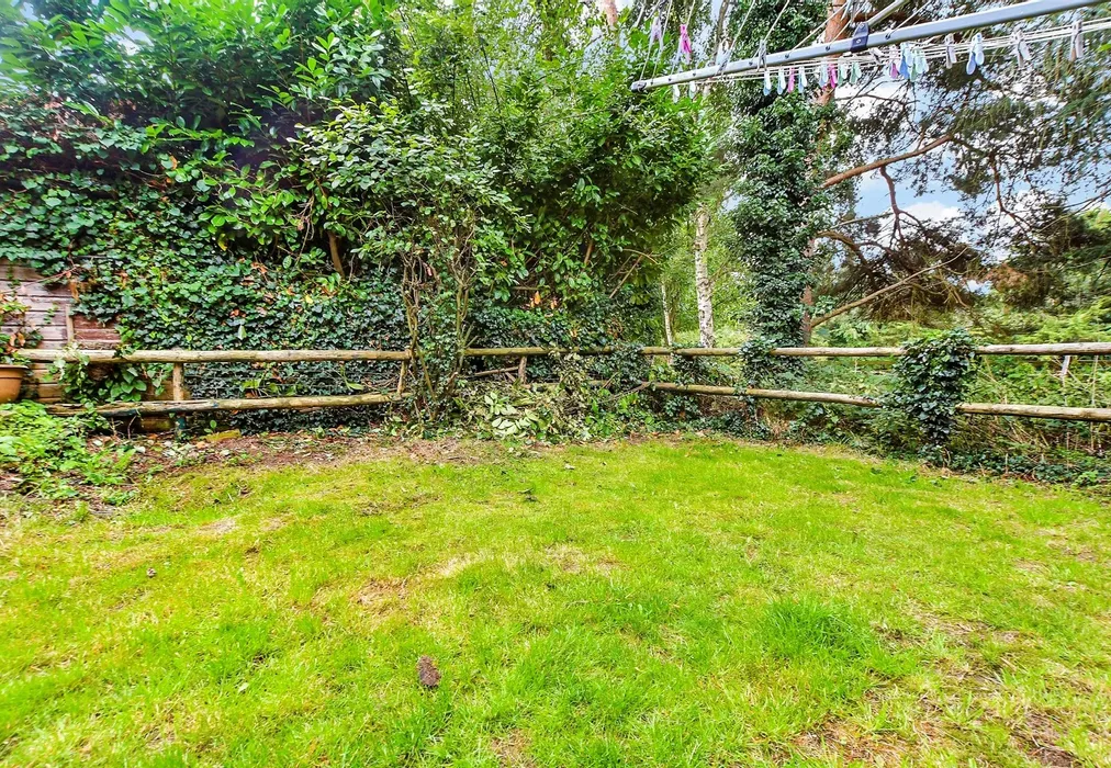 Rear Garden - Chapel Row, Hothfield, Ashford, Kent - Wards of Kent