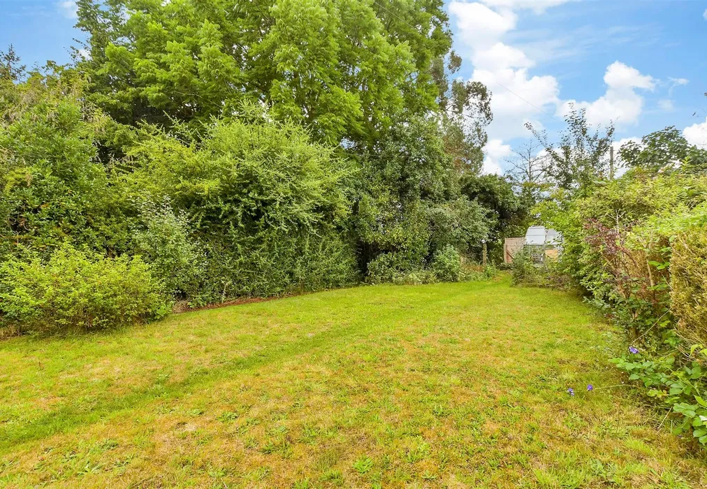 Front Garden - Chapel Row, Hothfield, Ashford, Kent - Wards of Kent