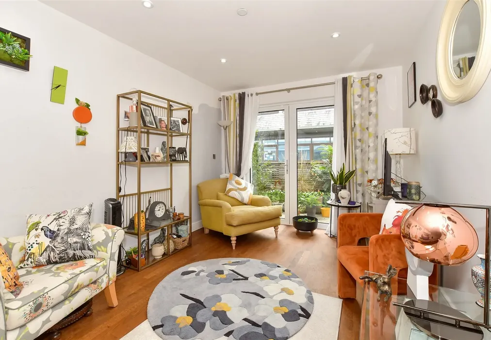 Lounge/Kitchen - Chart Way, Horsham, West Sussex - Wards of Kent