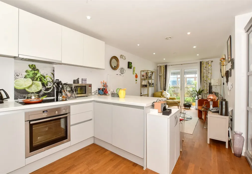 Lounge/Kitchen - Chart Way, Horsham, West Sussex - Wards of Kent