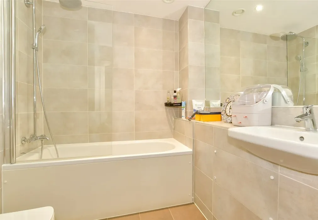 Bathroom - Chart Way, Horsham, West Sussex - Wards of Kent