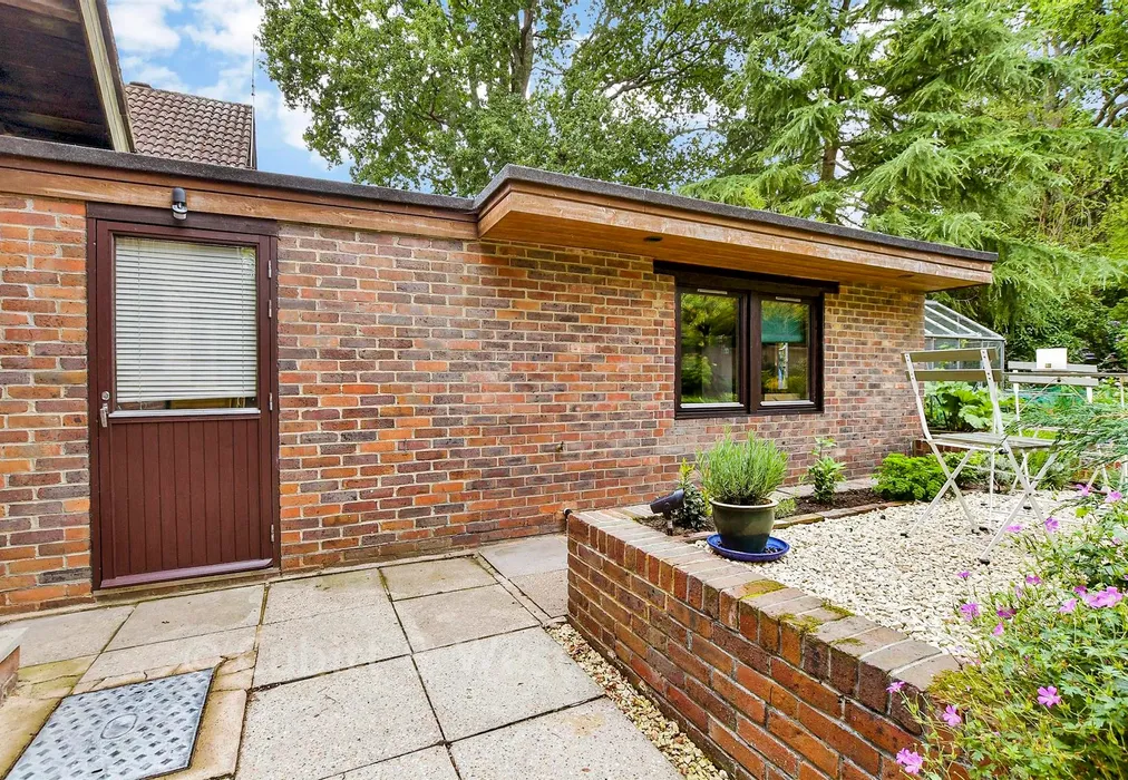 Workshop/Outbuildings - Beaconsfield Road, Chelwood Gate, Haywards Heath, East Sussex - Wards of Kent