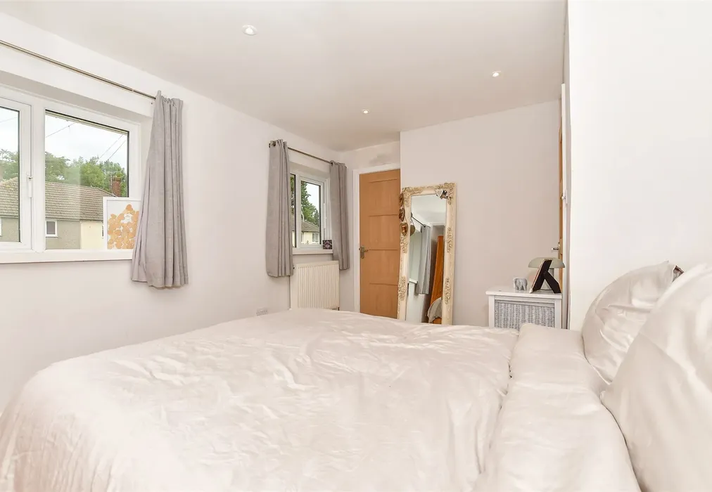 Bedroom 1 - Wilson Road, Tonbridge, Kent - Wards of Kent