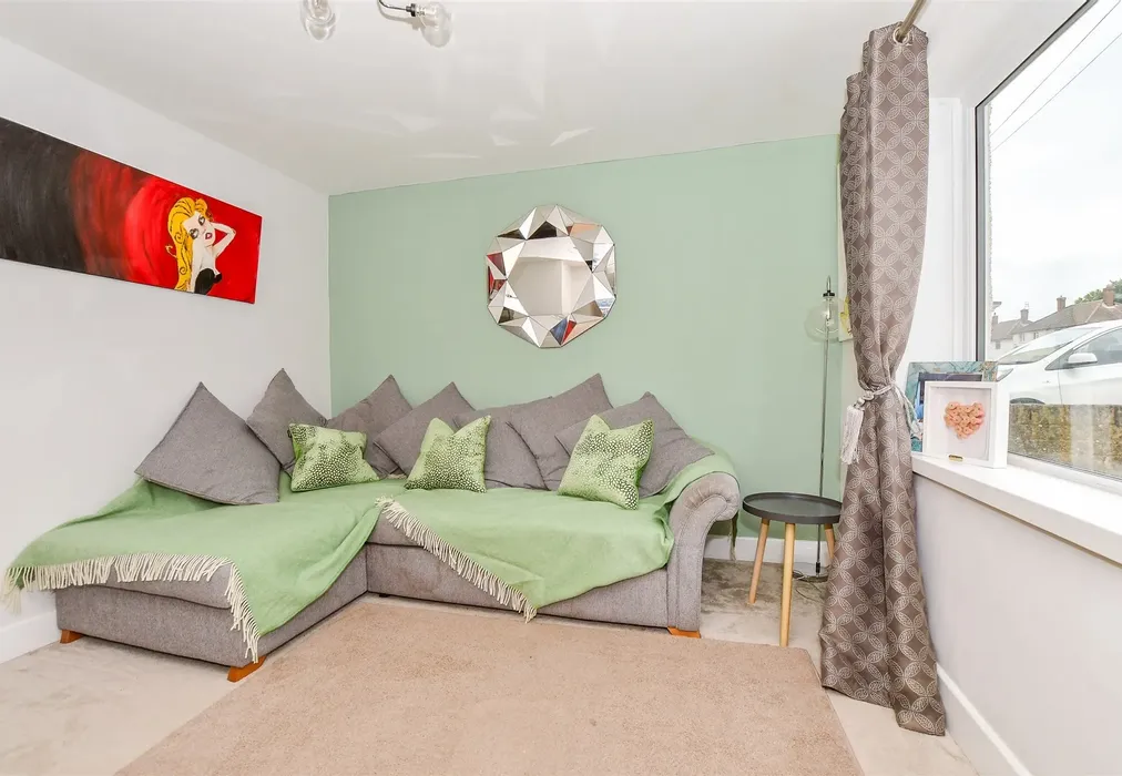 Lounge - Wilson Road, Tonbridge, Kent - Wards of Kent