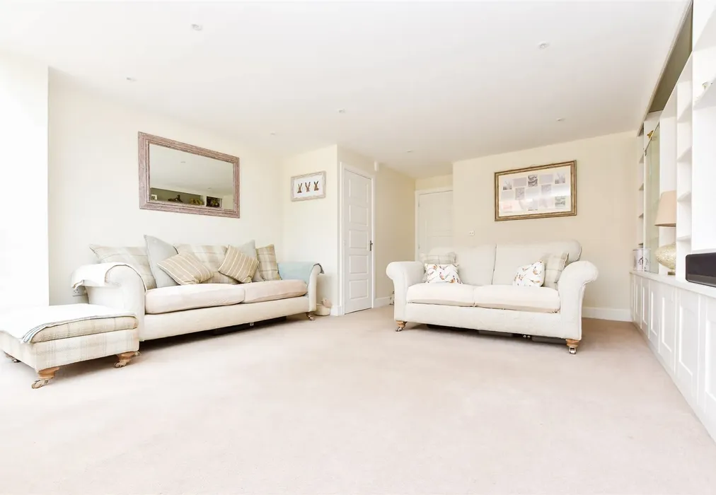 Living Area - Wychwood Road, Crawley, West Sussex - Wards of Kent