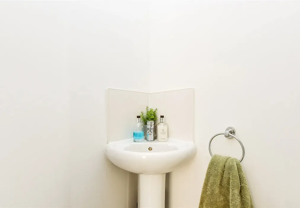 Internal Lifestyle Photograph - Wychwood Road, Crawley, West Sussex - Wards of Kent