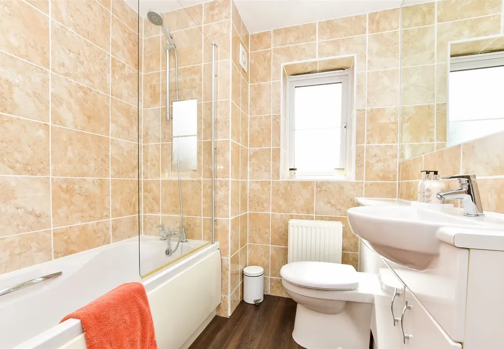Bathroom - Wychwood Road, Crawley, West Sussex - Wards of Kent