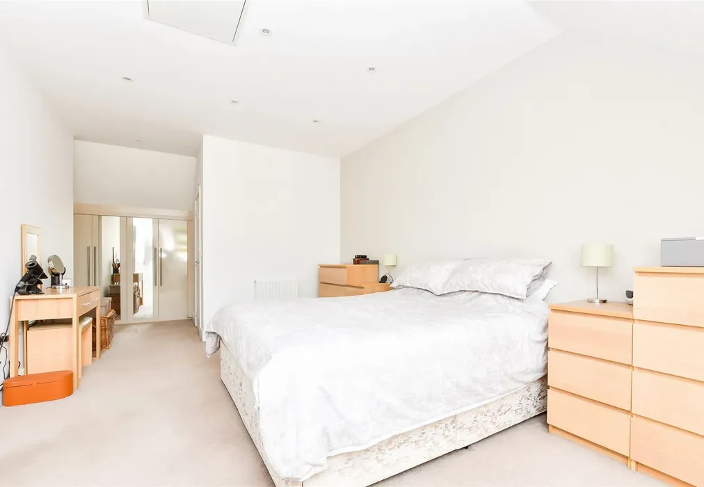 Bedroom 1 - Wychwood Road, Crawley, West Sussex - Wards of Kent