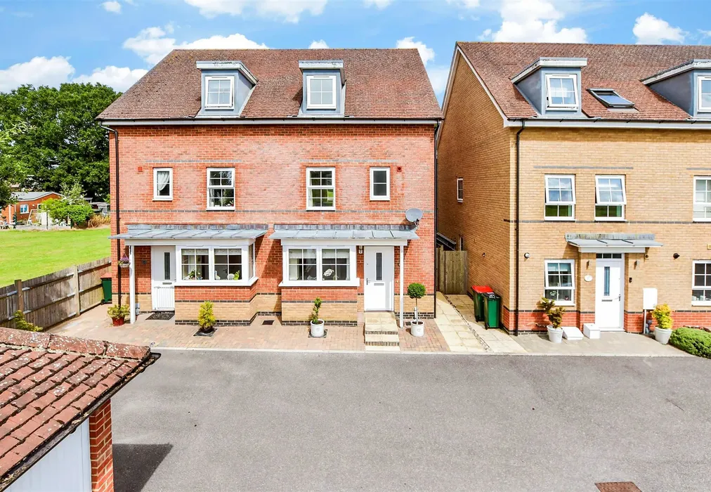 External (Web) - Wychwood Road, Crawley, West Sussex - Wards of Kent