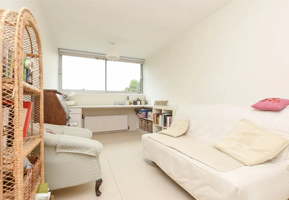 Bedroom 2 - Bancroft Court, Reigate, Surrey - Wards of Kent