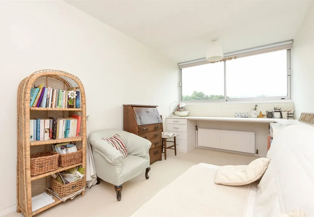 Bedroom 2 - Bancroft Court, Reigate, Surrey - Wards of Kent