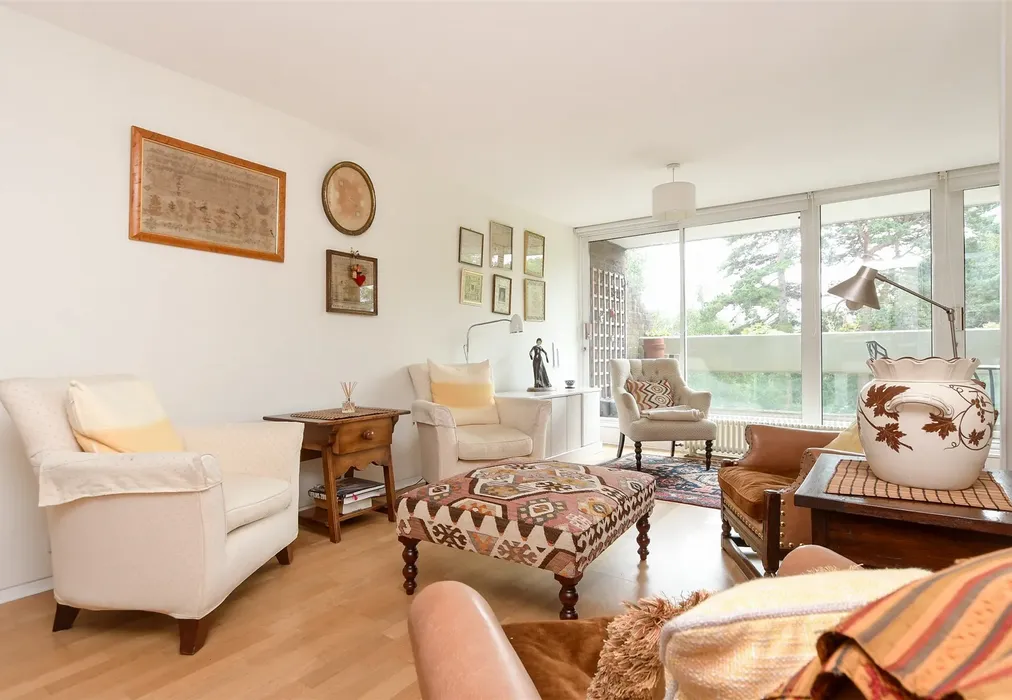 Sitting Area - Bancroft Court, Reigate, Surrey - Wards of Kent
