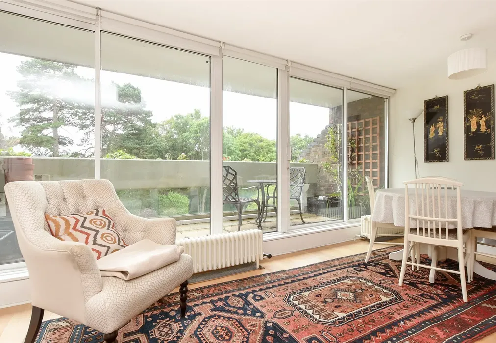 Dining Area - Bancroft Court, Reigate, Surrey - Wards of Kent
