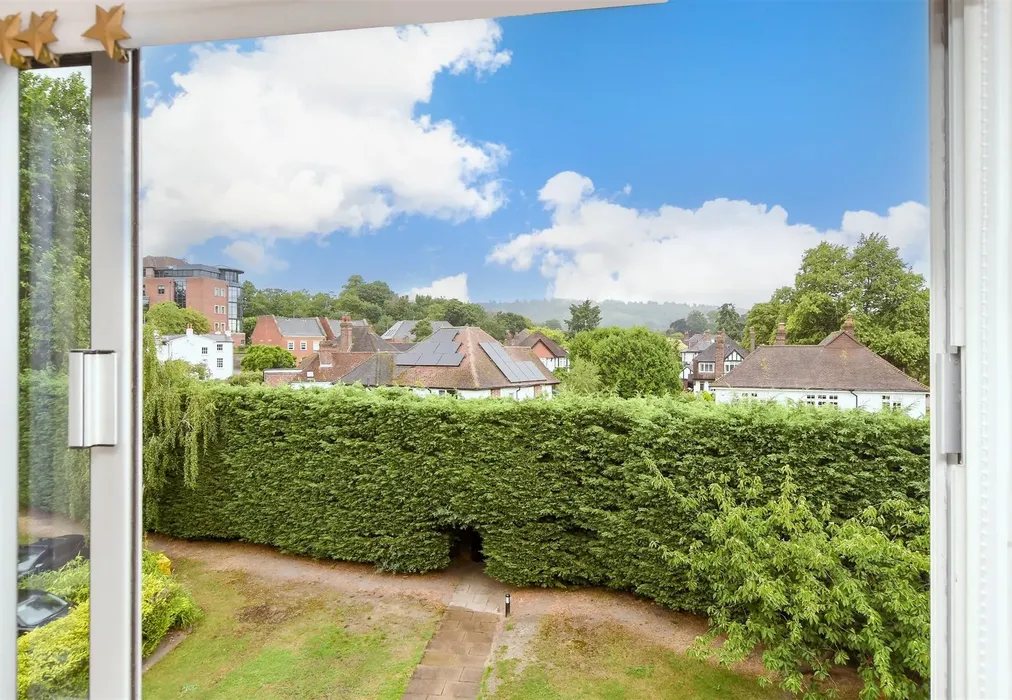 Views To Front - Bancroft Court, Reigate, Surrey - Wards of Kent