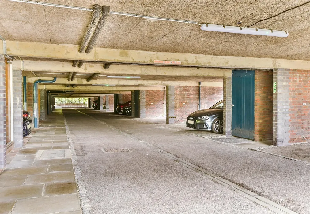 Driveway/Parking - Bancroft Court, Reigate, Surrey - Wards of Kent