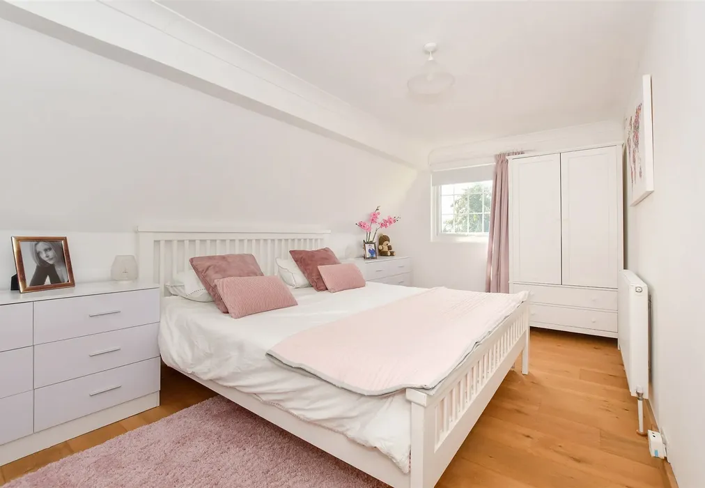 Bedroom 2 - Front Road, Woodchurch, Ashford, Kent - Wards of Kent
