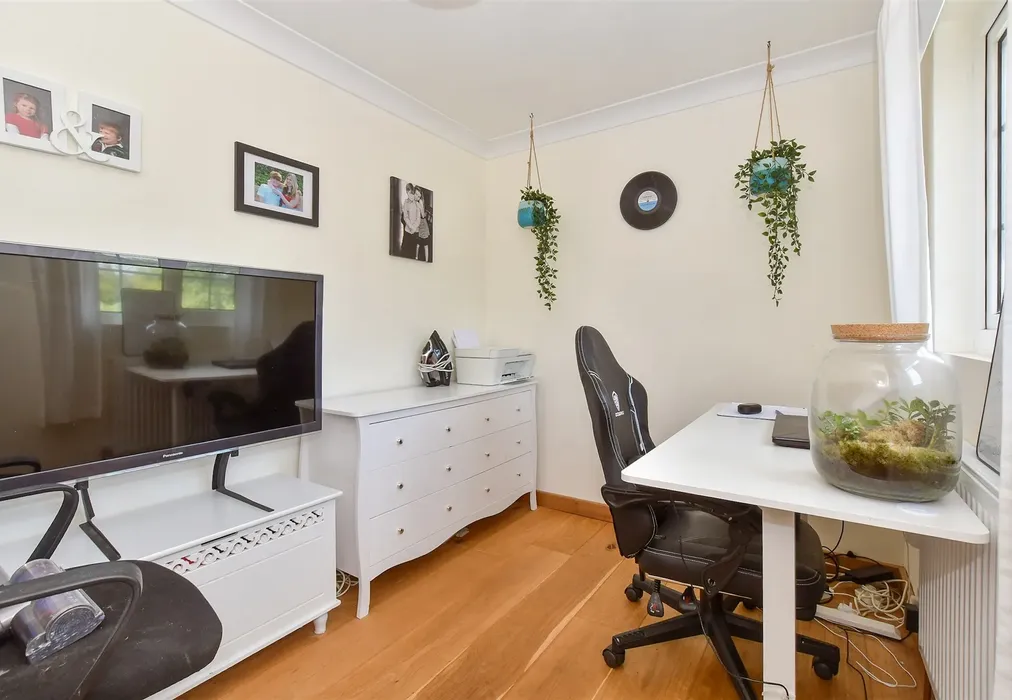 Bedroom 5 - Front Road, Woodchurch, Ashford, Kent - Wards of Kent