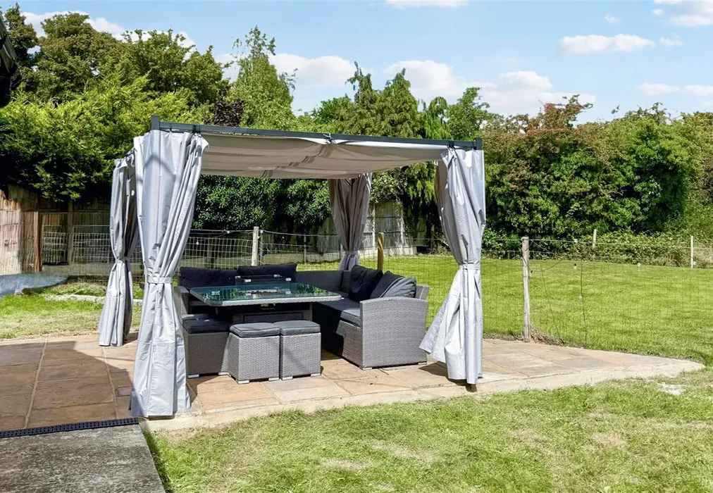 Rear Patio - Front Road, Woodchurch, Ashford, Kent - Wards of Kent