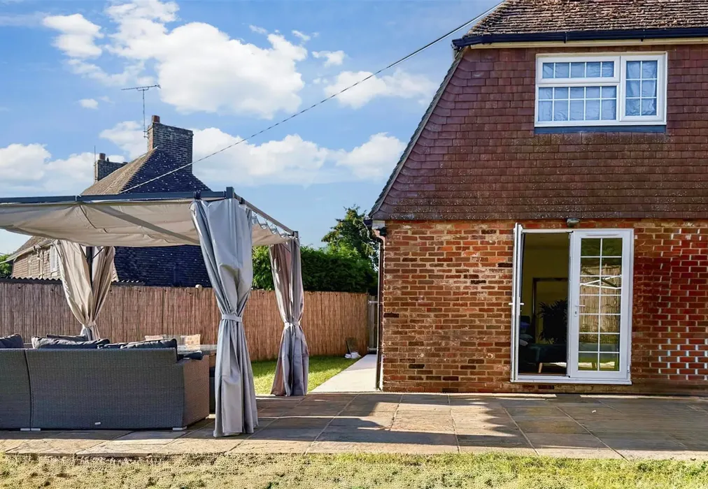 Rear Garden - Front Road, Woodchurch, Ashford, Kent - Wards of Kent