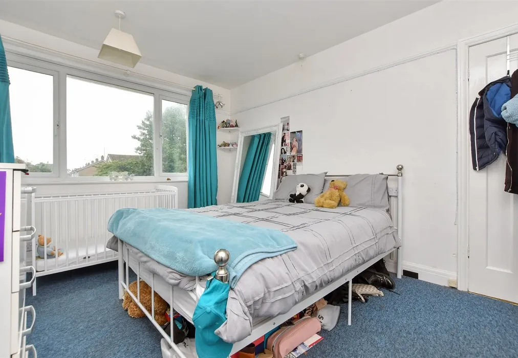 Bedroom 2 - The Ridgeway, Cliftonville, Margate, Kent - Wards of Kent