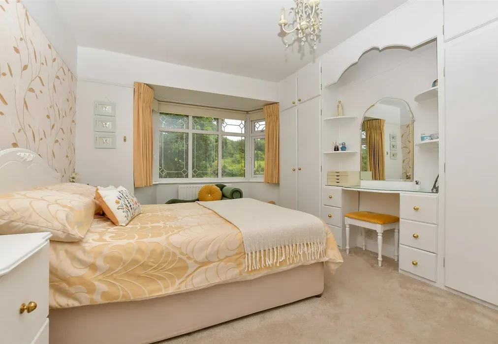Bedroom 1 - Chipstead Lane, Lower Kingswood, Tadworth, Surrey - Wards of Kent