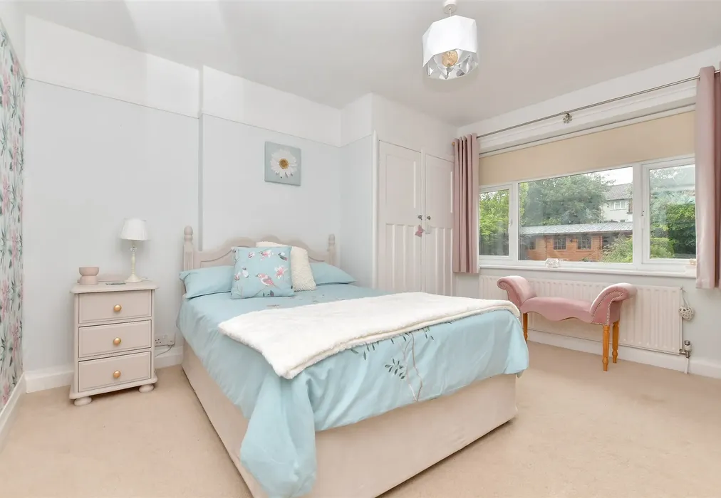 Bedroom 2 - Chipstead Lane, Lower Kingswood, Tadworth, Surrey - Wards of Kent