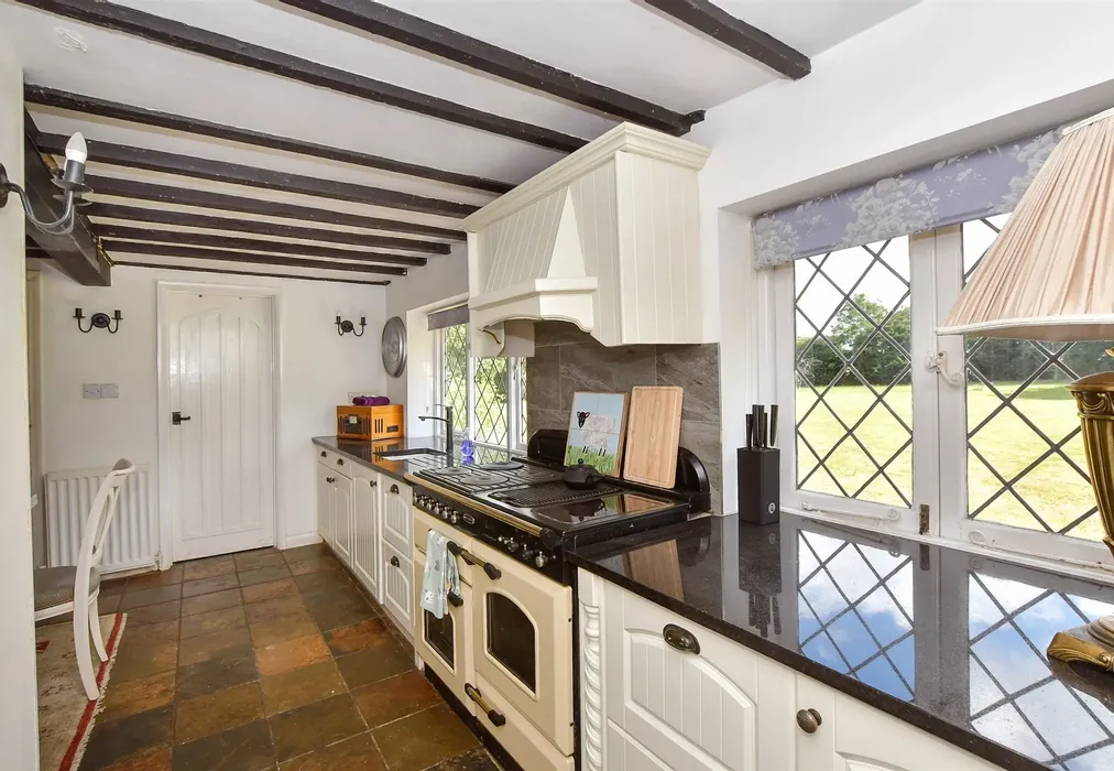 Kitchen/Breakfast Room - Weddington, Ash, Canterbury, Kent - Wards of Kent