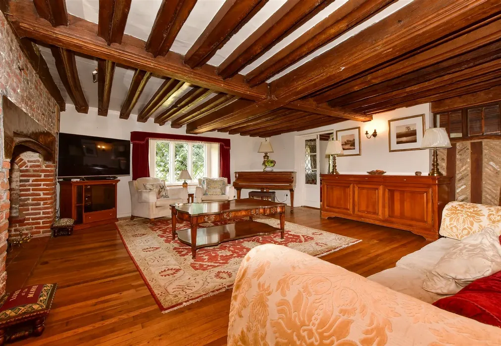 Sitting Room - Weddington, Ash, Canterbury, Kent - Wards of Kent