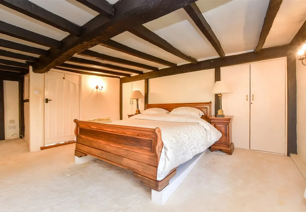 Main Bedroom - Weddington, Ash, Canterbury, Kent - Wards of Kent