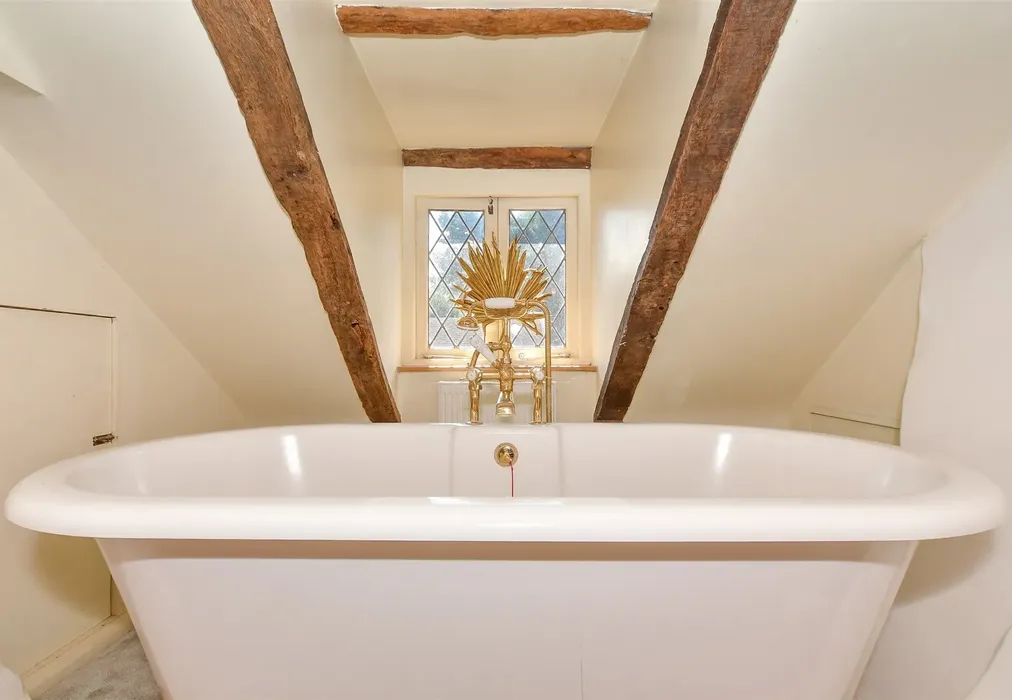 Internal Lifestyle Photograph - Weddington, Ash, Canterbury, Kent - Wards of Kent