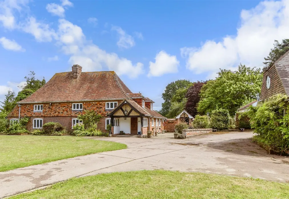 External - Weddington, Ash, Canterbury, Kent - Wards of Kent