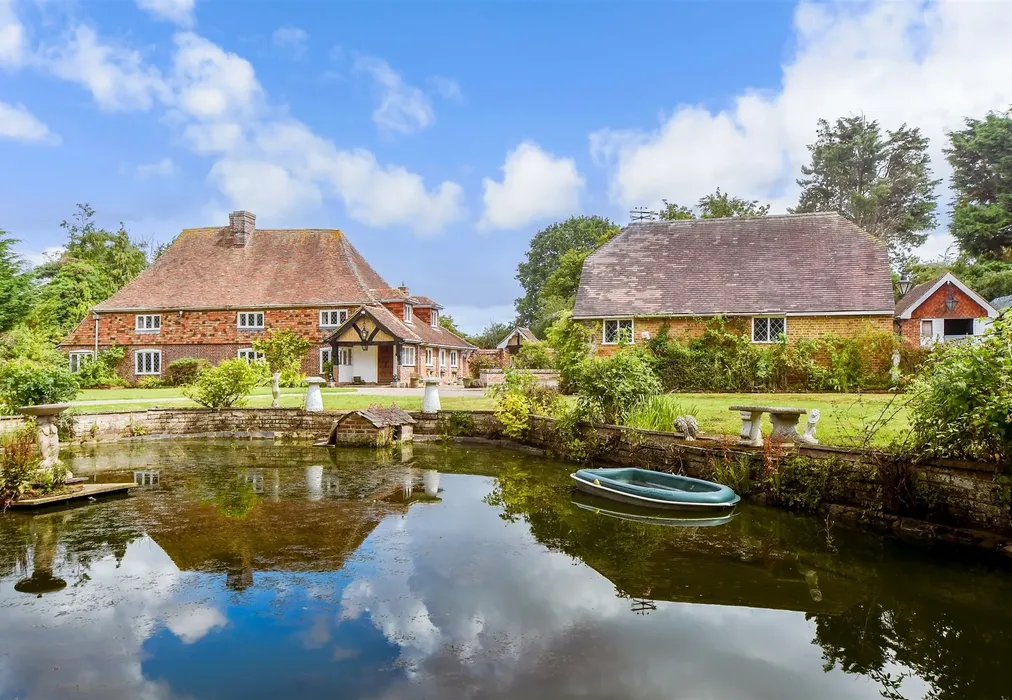 External - Weddington, Ash, Canterbury, Kent - Wards of Kent