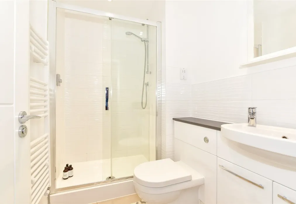 En-Suite Shower Room - Terracotta Lane, Burgess Hill, West Sussex - Wards of Kent