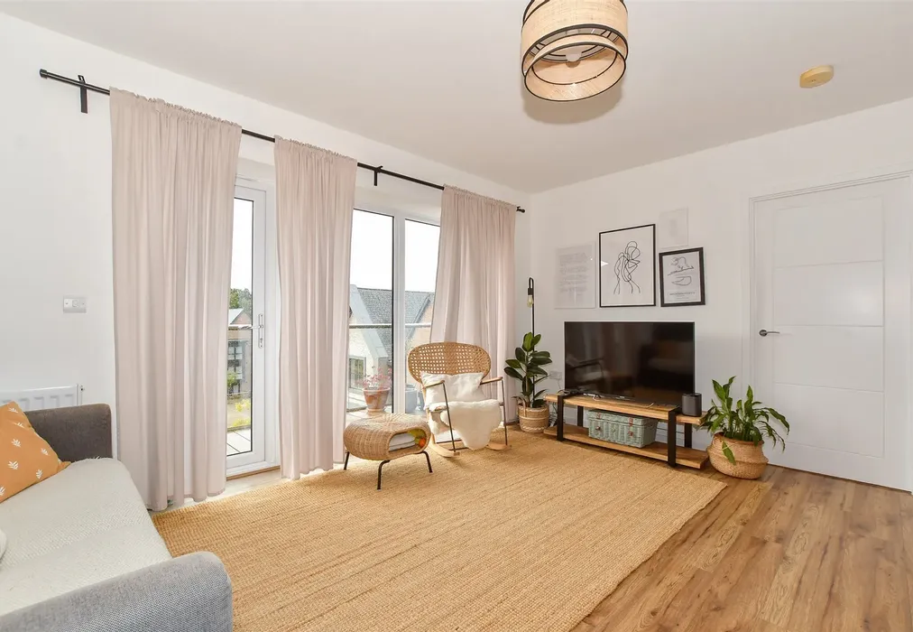 Lounge/Dining Room - Terracotta Lane, Burgess Hill, West Sussex - Wards of Kent