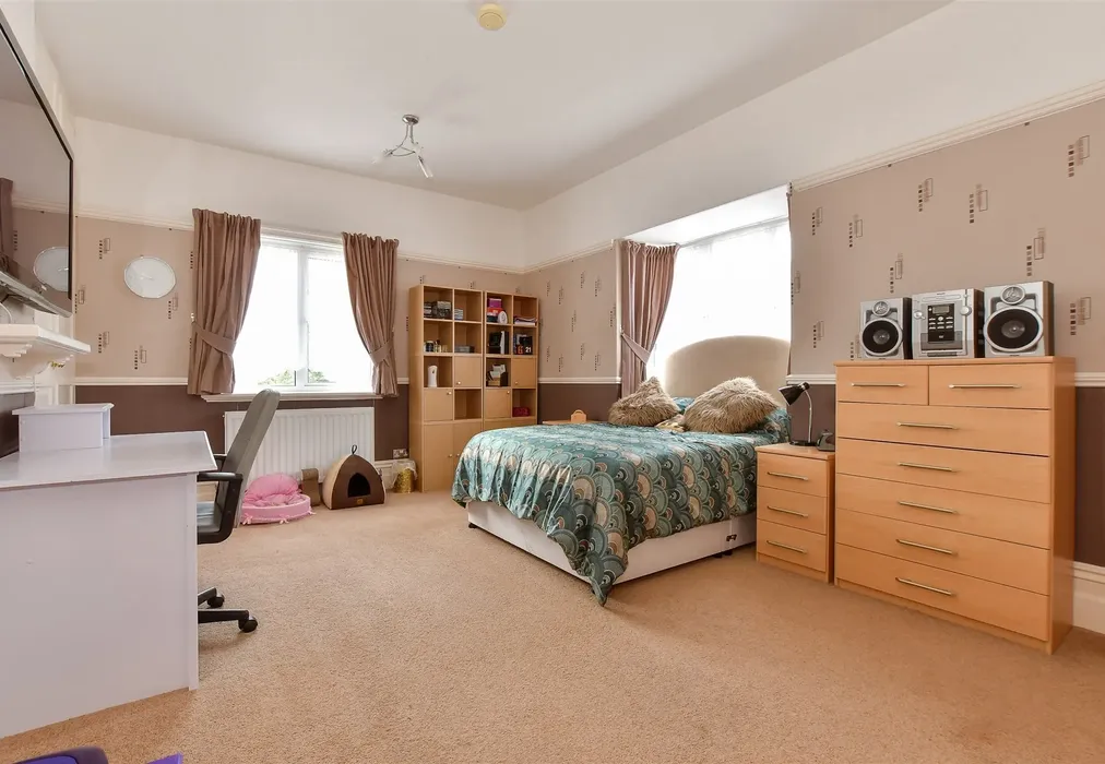 Bedroom 2 - Postern Road, Camp Hill, Newport, Isle of Wight - Wards of Kent