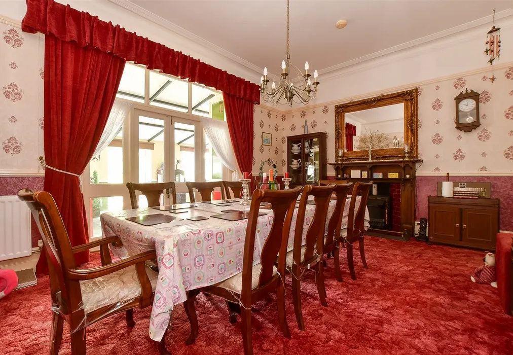 Dining Room - Postern Road, Camp Hill, Newport, Isle of Wight - Wards of Kent