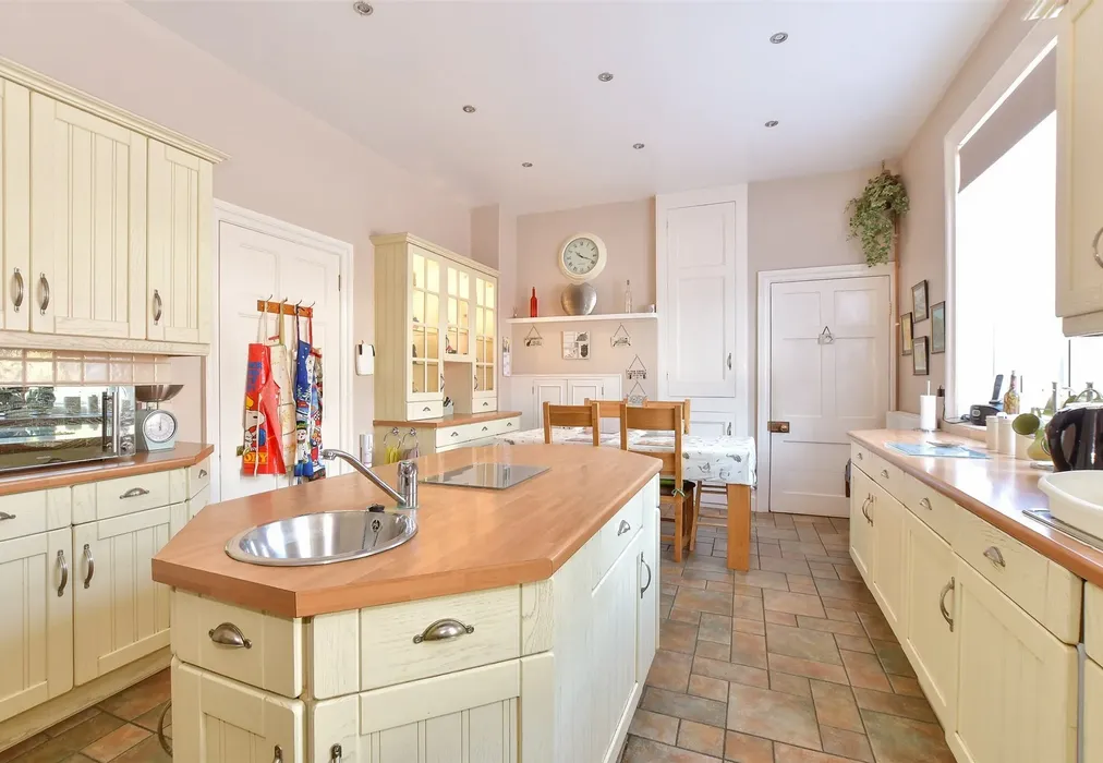 Kitchen/ Breakfast Room - Postern Road, Camp Hill, Newport, Isle of Wight - Wards of Kent